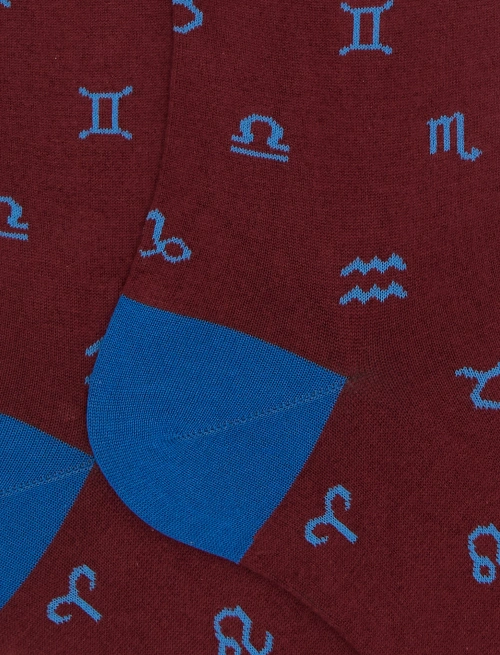 Featured image for “Calze Lunghe Uomo Cotone Segni Zodiacali”