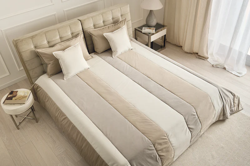 Featured image for “Trapunta Cromie Patchwork Velluto Mastro Raphael”