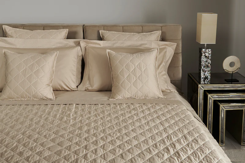 Featured image for “Trapunta Pergamon Ricamato Rombi Mastro Raphael”